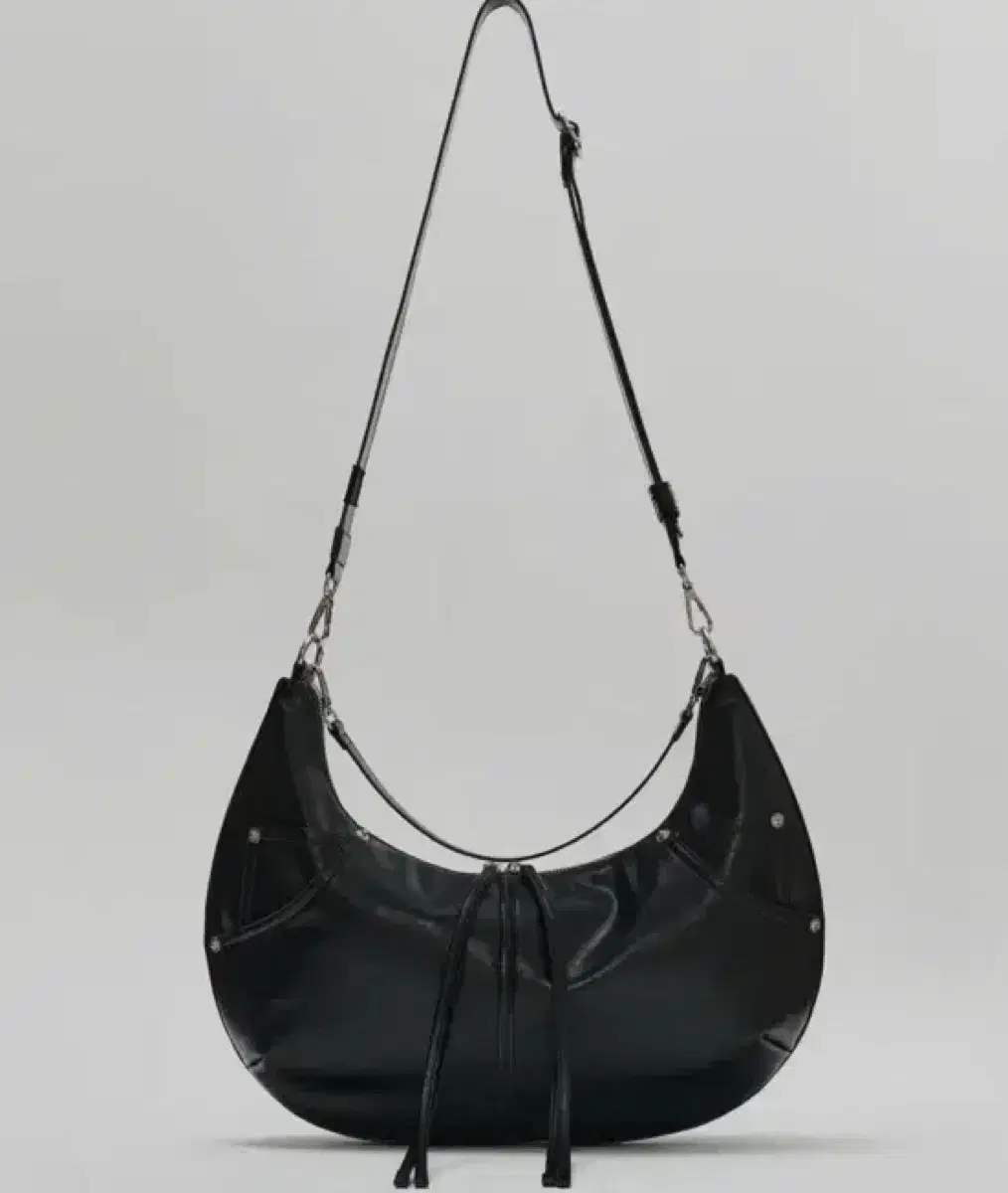 메종미네드 LEATHER SADDLEBAG BLACK